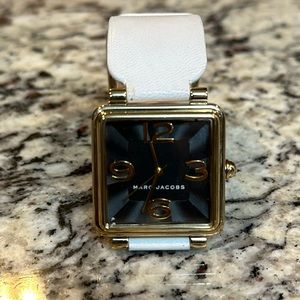 Marc Jacobs Women’s fashion watch!